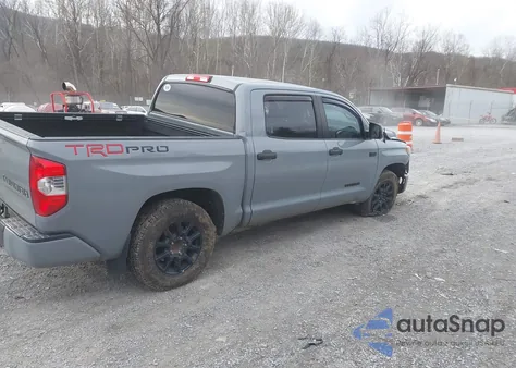 2017 Toyota Tundra Trd Pro 5.7L V8 z USA, uszkodzony, nr VIN 5TFDW5F11HX652058
